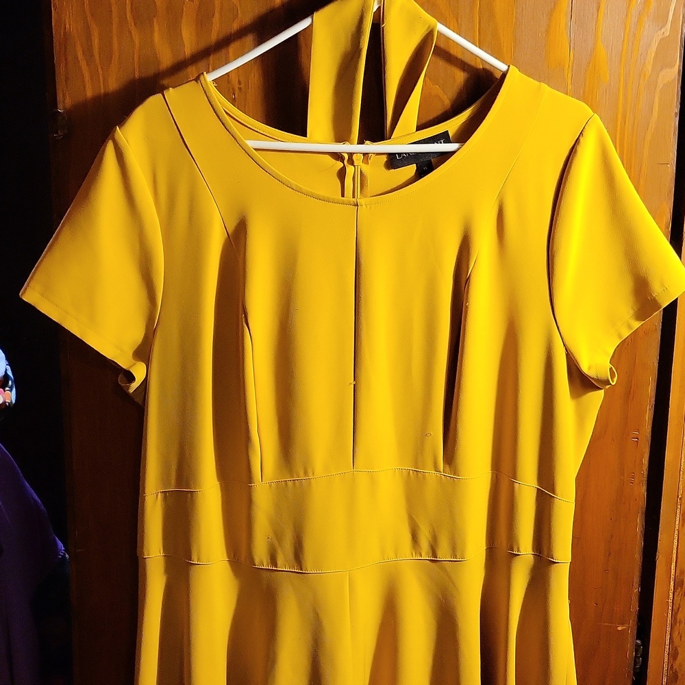 Yellow short sleeve dress